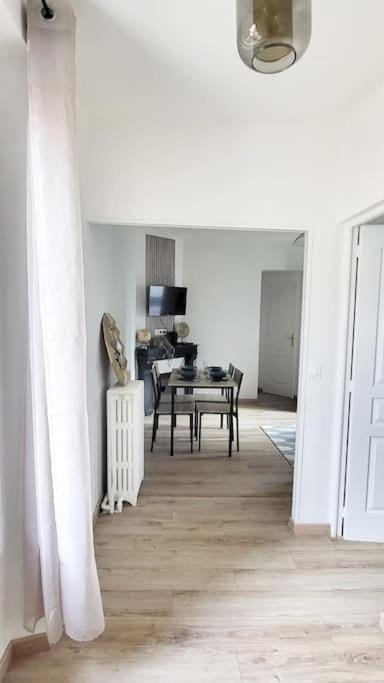 Le Premium, entre Paris & Disney avec Parking Gratuit Apartment in Noisy-le-Grand