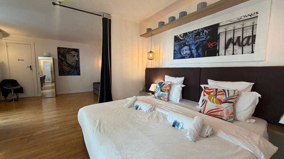 Bed, Bedroom