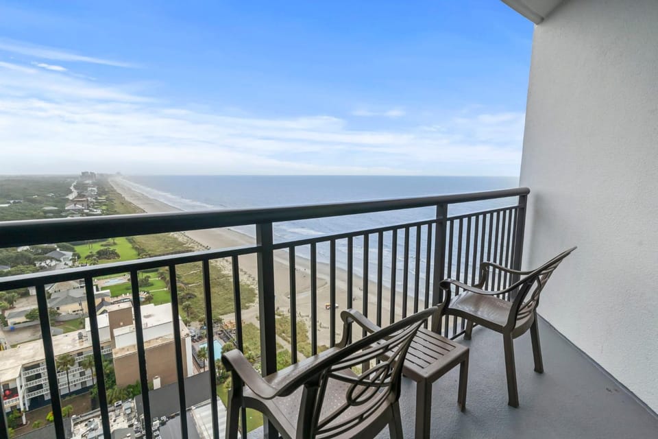 Beautifully Renovated 2 Bedroom Condo- Stunning Views- Caribbean 2002 House in Myrtle Beach