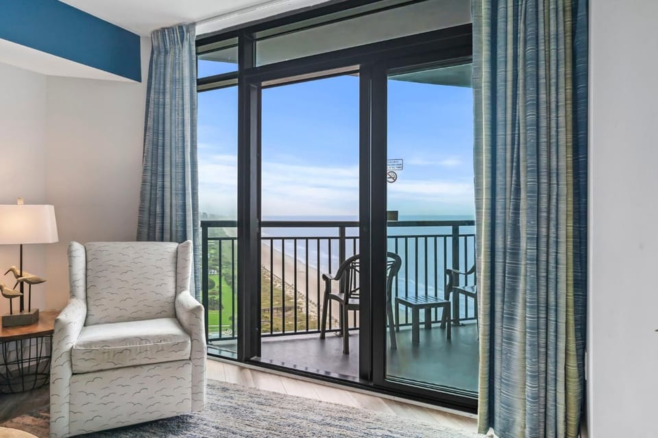 Beautifully Renovated 2 Bedroom Condo- Stunning Views- Caribbean 2002 House in Myrtle Beach