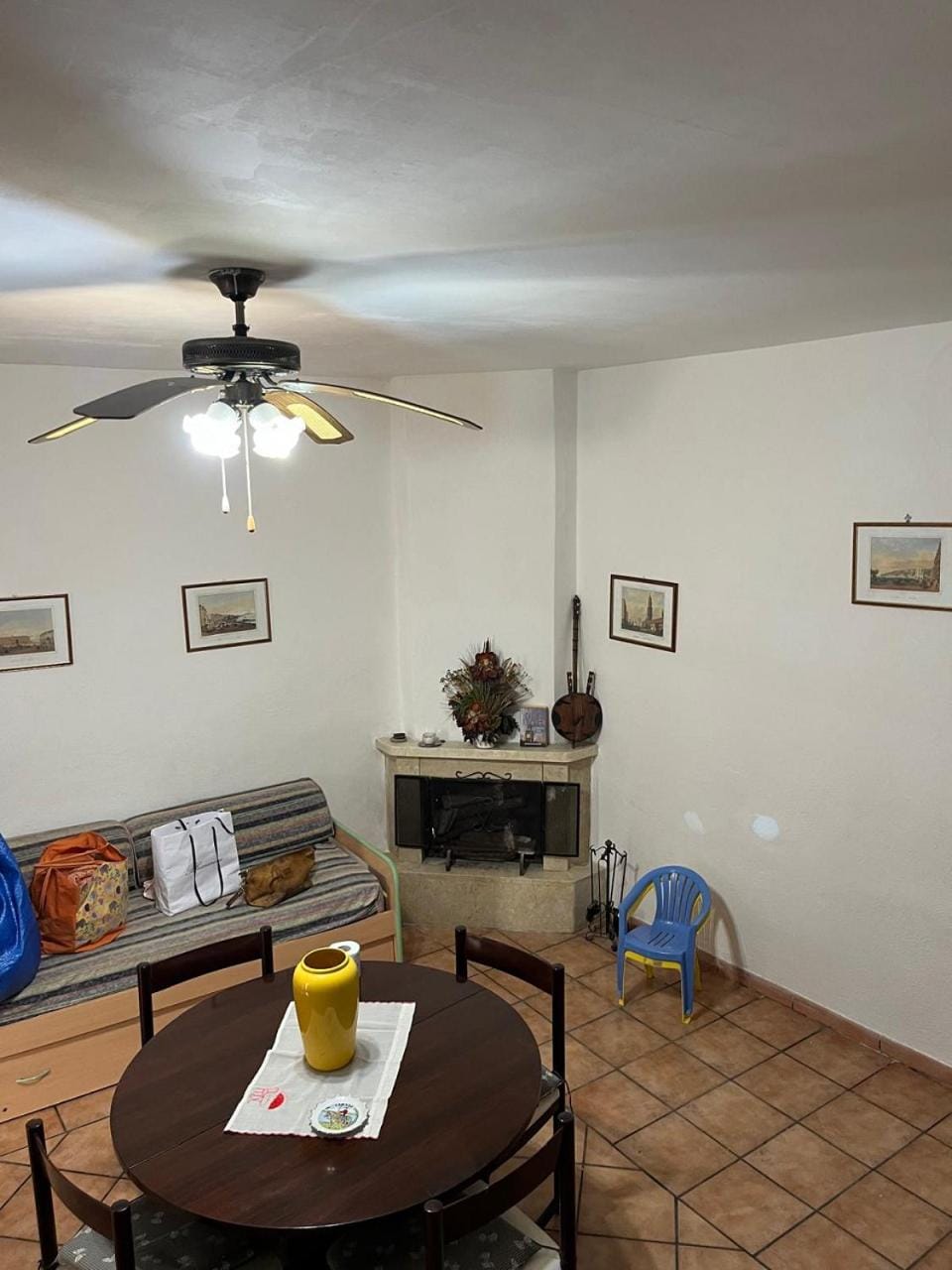 Living room, Seating area, fireplace