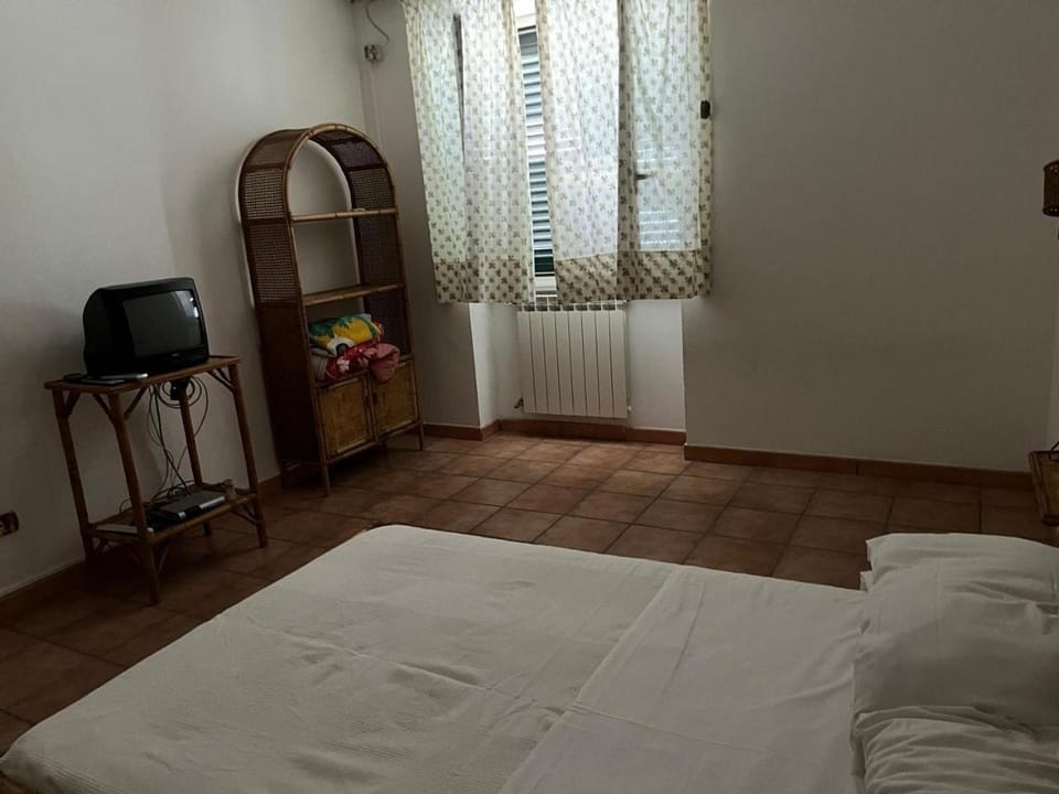 Bedroom, air conditioner