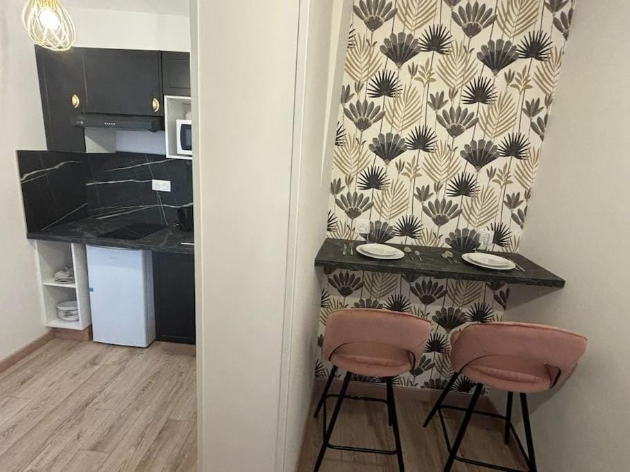 Le Chic & Relax, proche Centrex Apartment in Noisy-le-Grand