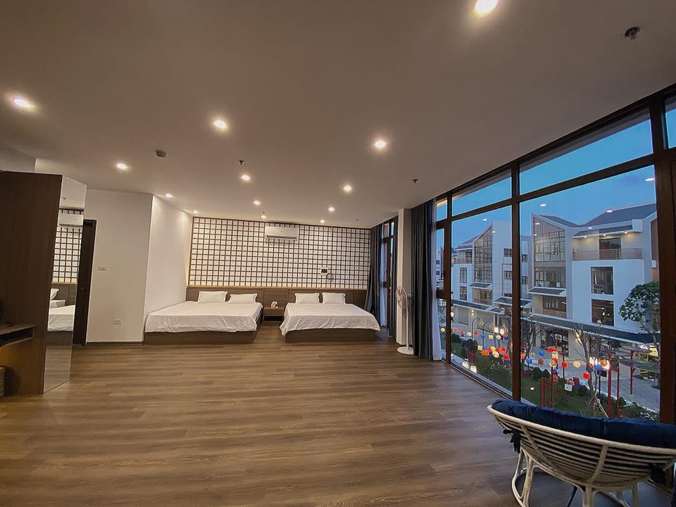 Bed, Photo of the whole room, Seating area