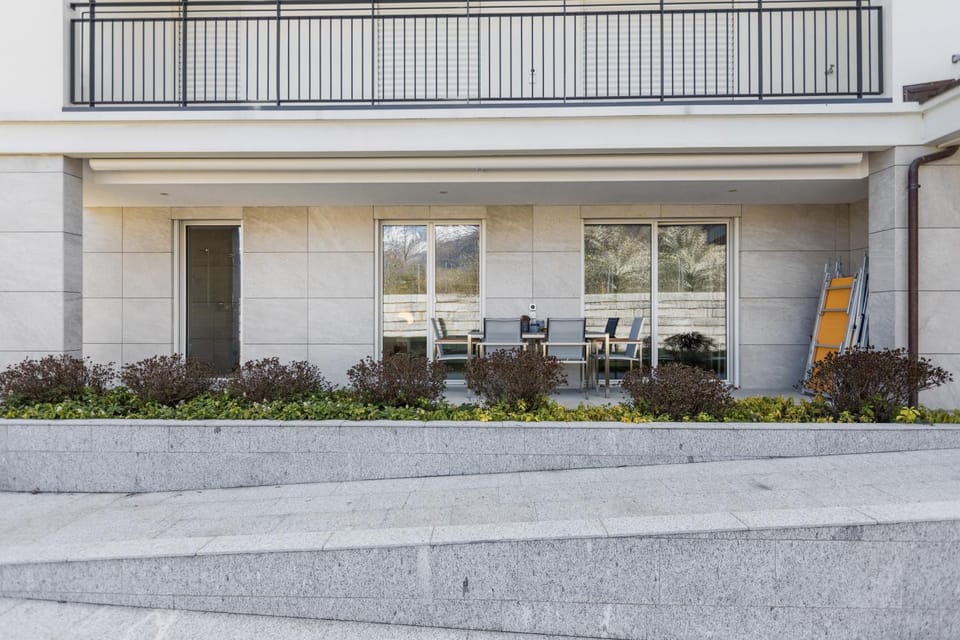 Property building, Balcony/Terrace