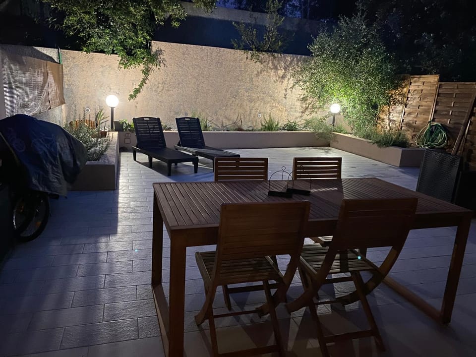 Property building, Garden, Garden view, Garden view