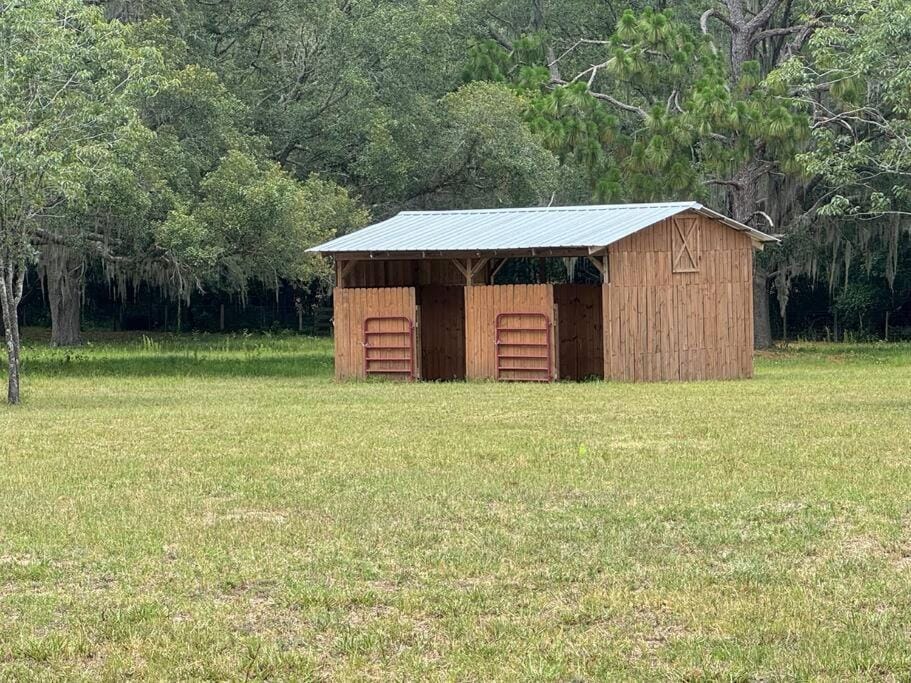 Lemonade Acres, Country Charm Made Convenient! House in Florida