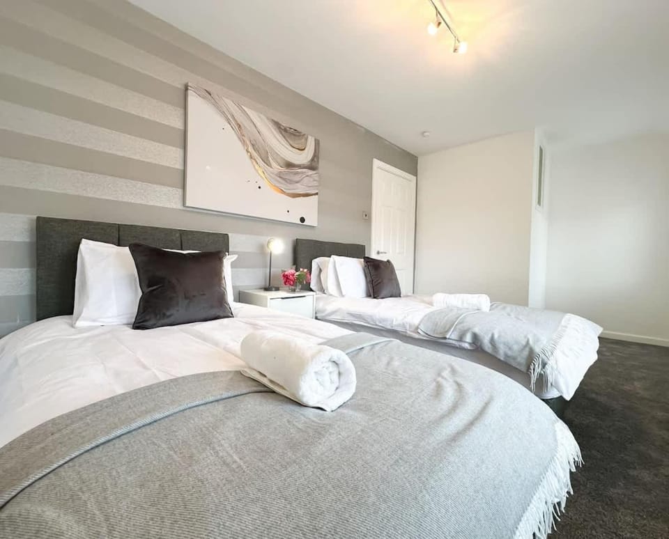 Turton House by Blue Skies Stays House in England