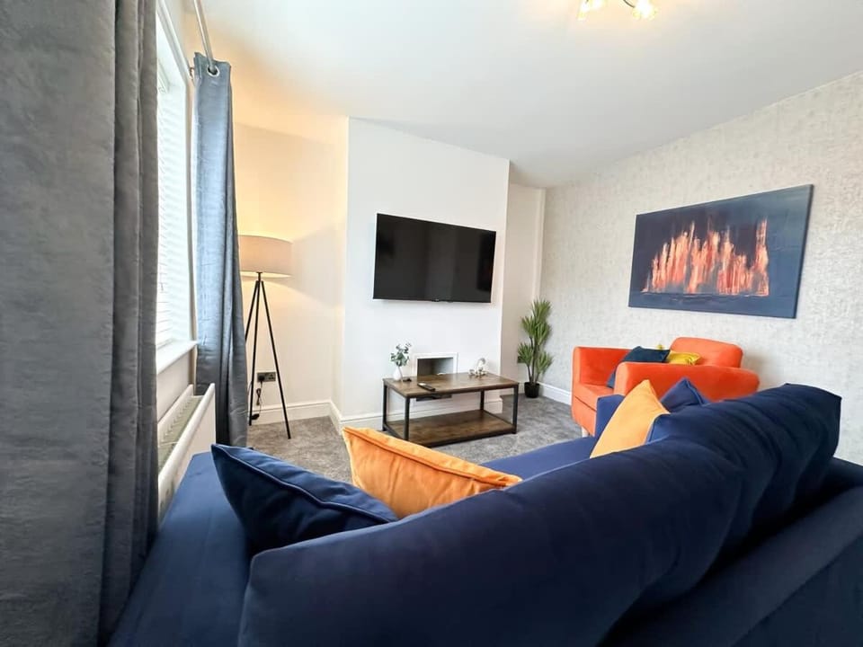 Turton House by Blue Skies Stays House in England