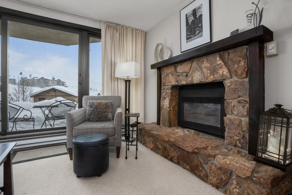 Pool, Hot Tub, Sauna, Amazing Ski Area Views, Partially Covered Patio House in Steamboat Springs
