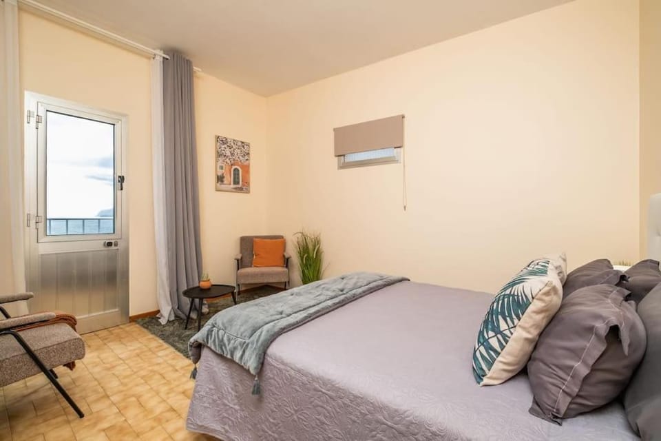 Cobalt Apartment in Madeira District