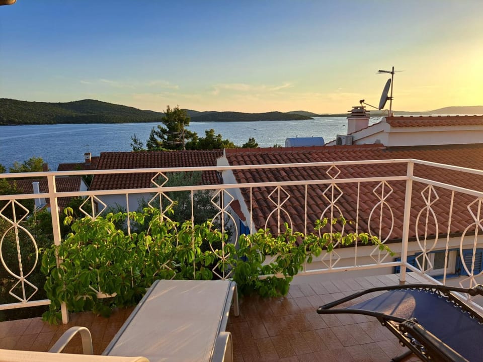 Day, Natural landscape, Balcony/Terrace, Sea view