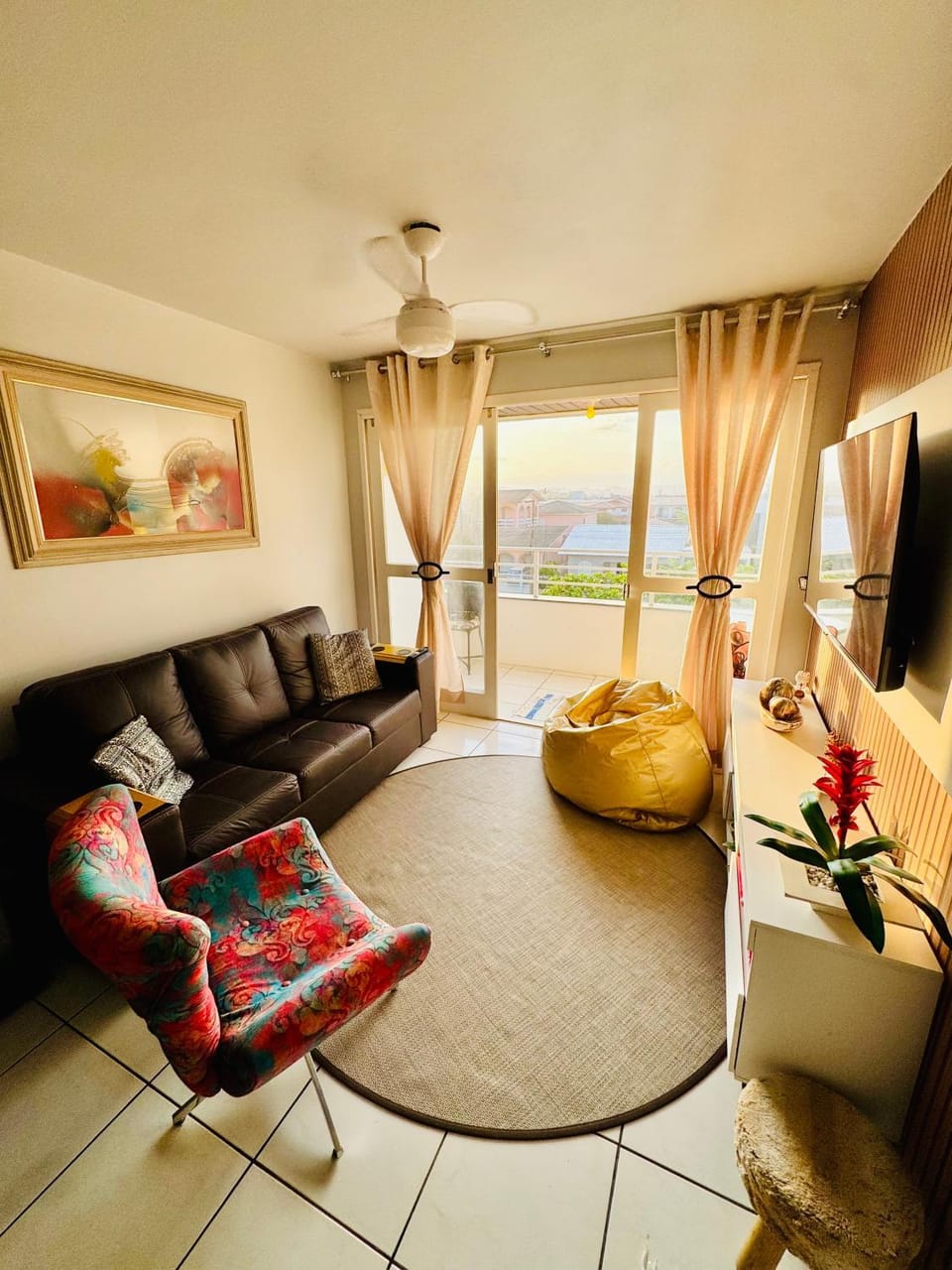 Communal lounge/ TV room, TV and multimedia, Living room, Seating area
