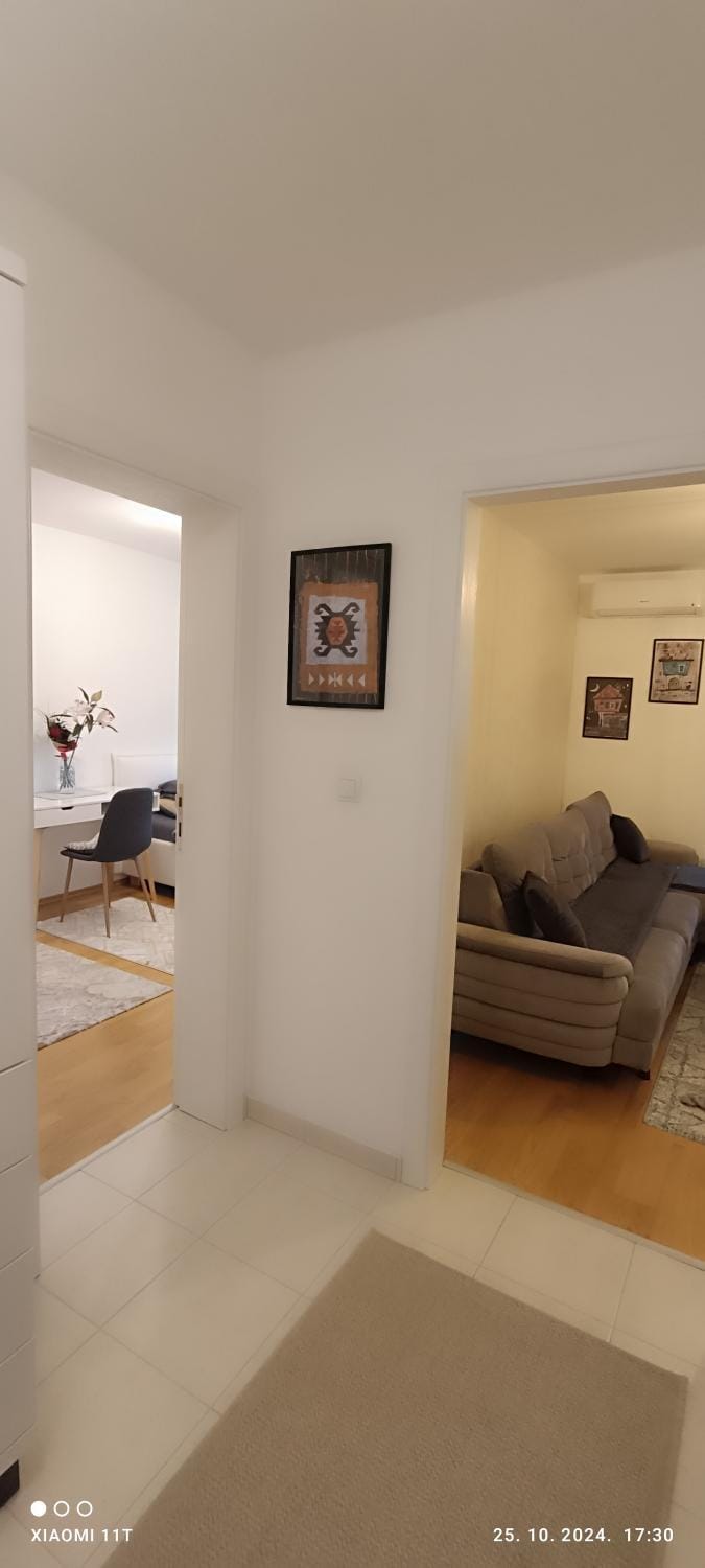 Seating area, Bedroom