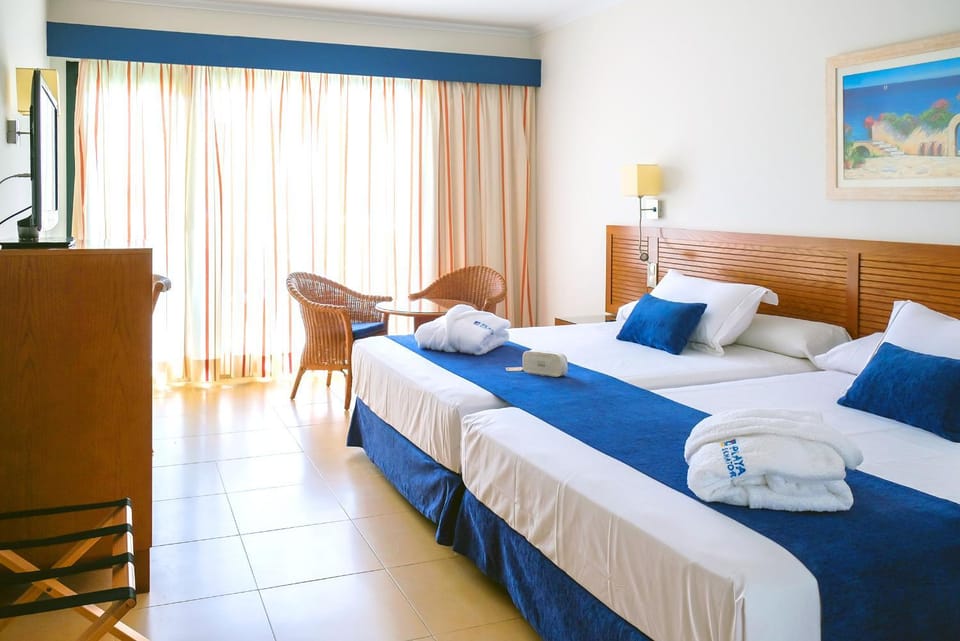 Bed, View (from property/room), Sea view