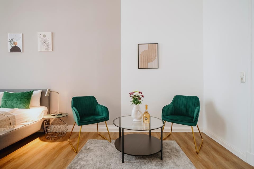 Seating area, Bedroom