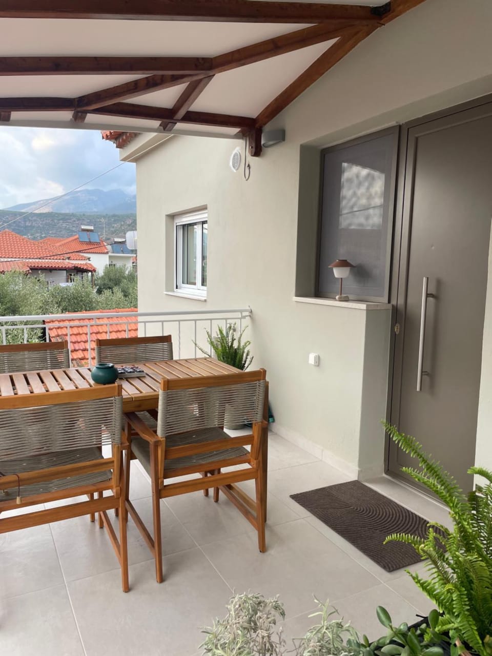 Balcony/Terrace, Mountain view
