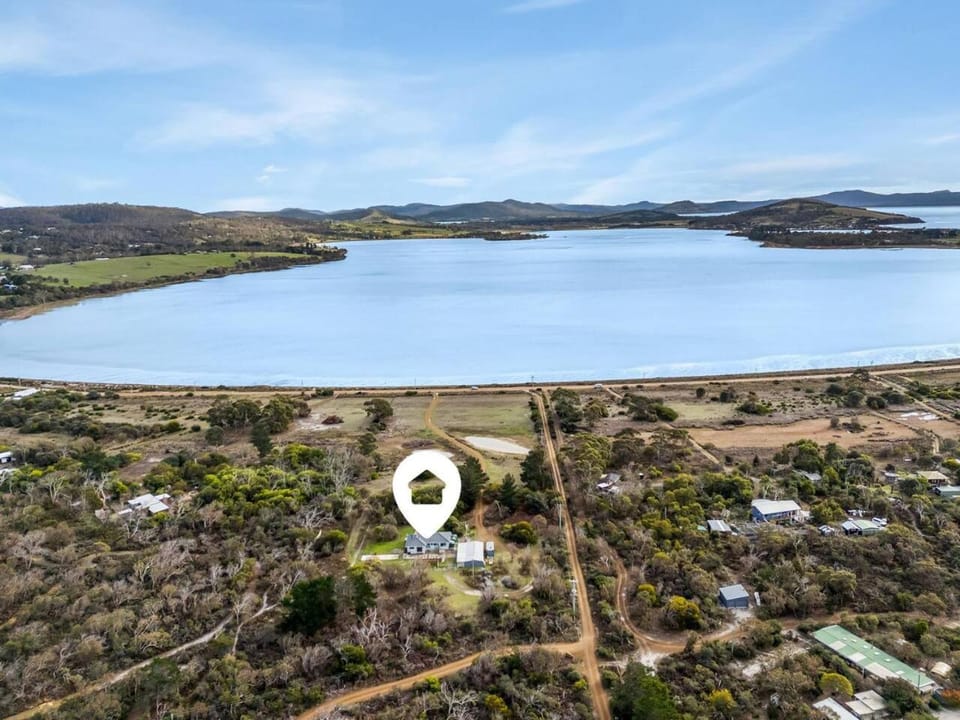 Peaceful Beachside Home House in Tasmania