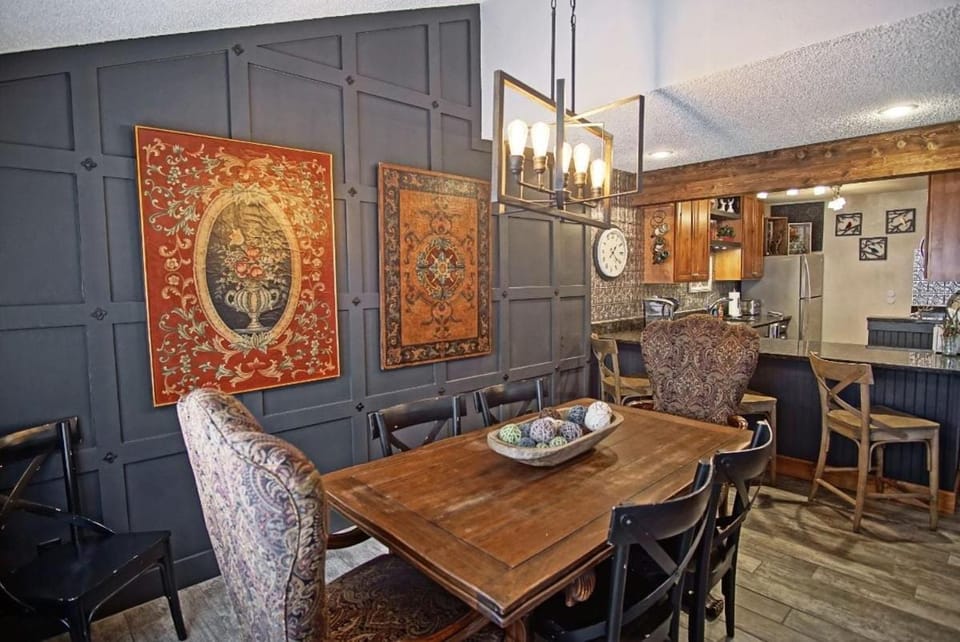 Deck with Views, Gas Grill, Renovated Luxurious Townhome on Burgess Creek House in Steamboat Springs