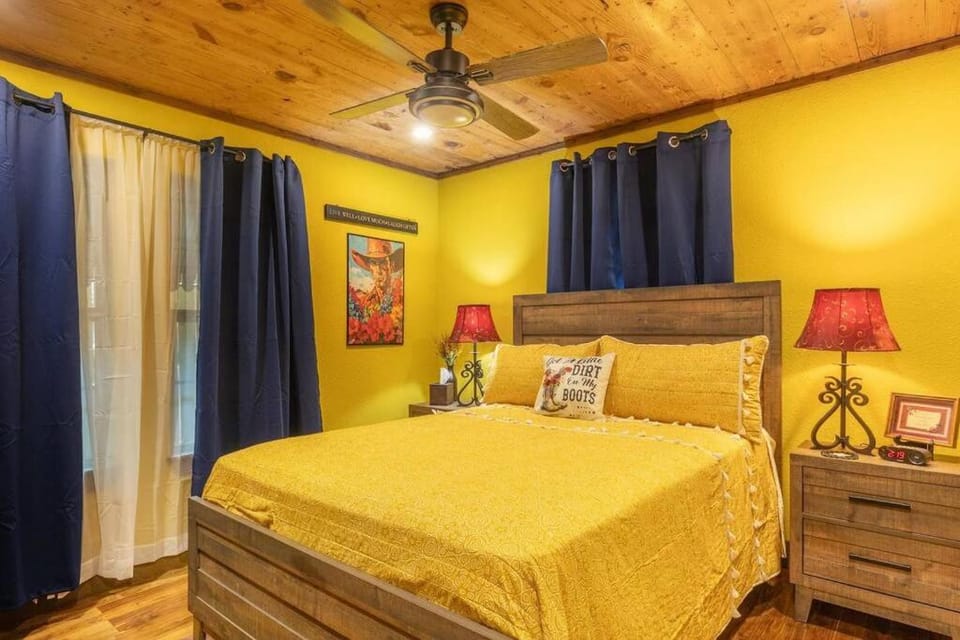 Ft Worth Cowboy Lodge House in Fort Worth