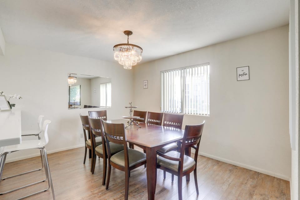 Golf, Hike and Relax Cathedral City Condo Apartment in Cathedral City