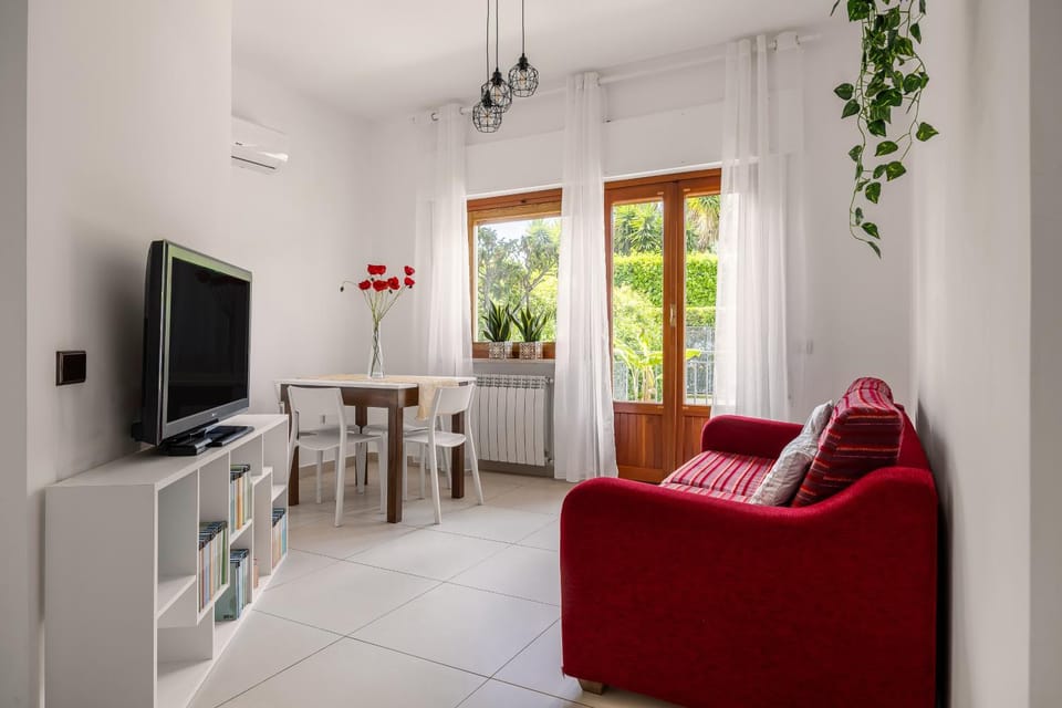 More Holidays Beach House in Palermo