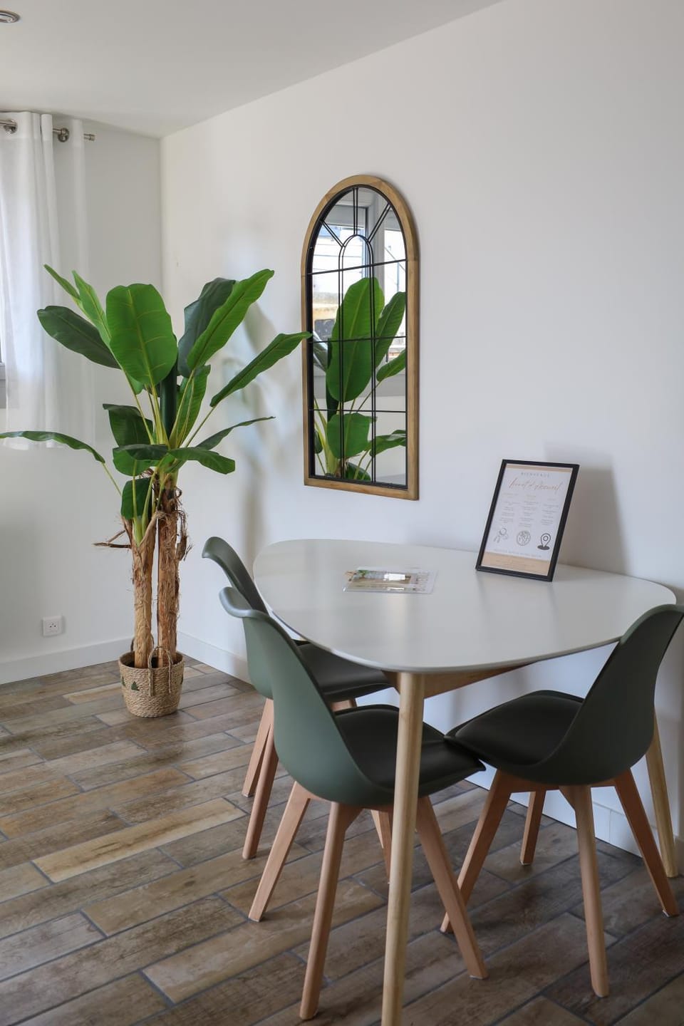 Decorative detail, Dining area