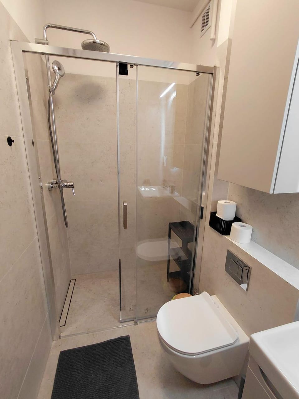 Shower, Toilet, Bathroom