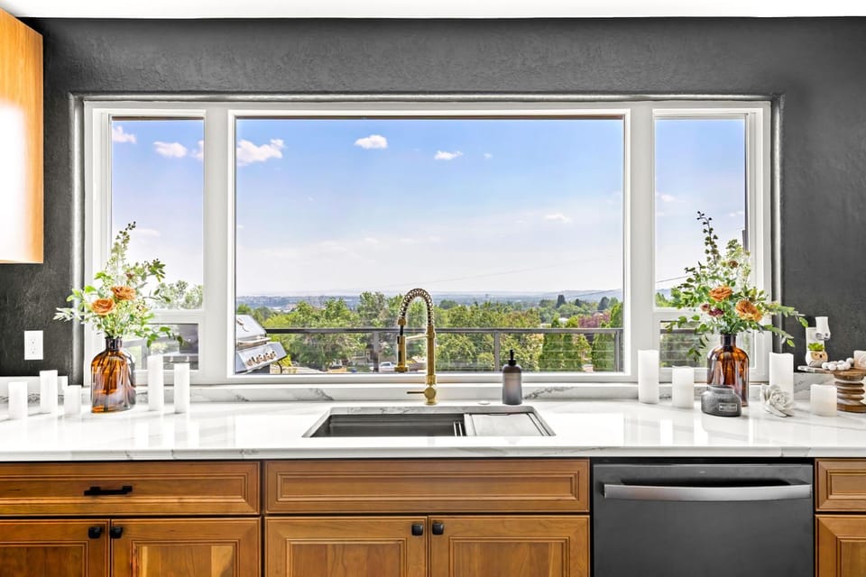 Premier Montana Retreat | River + Mountain Views | W & R House in Great Falls