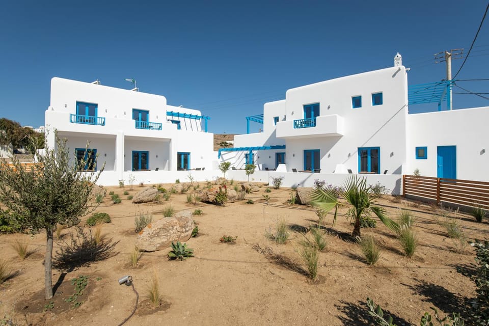 Property building, Day, Garden