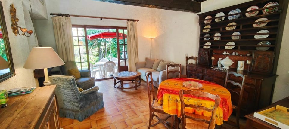 Family house 4 bedrooms - with garden House in Saint-Raphael