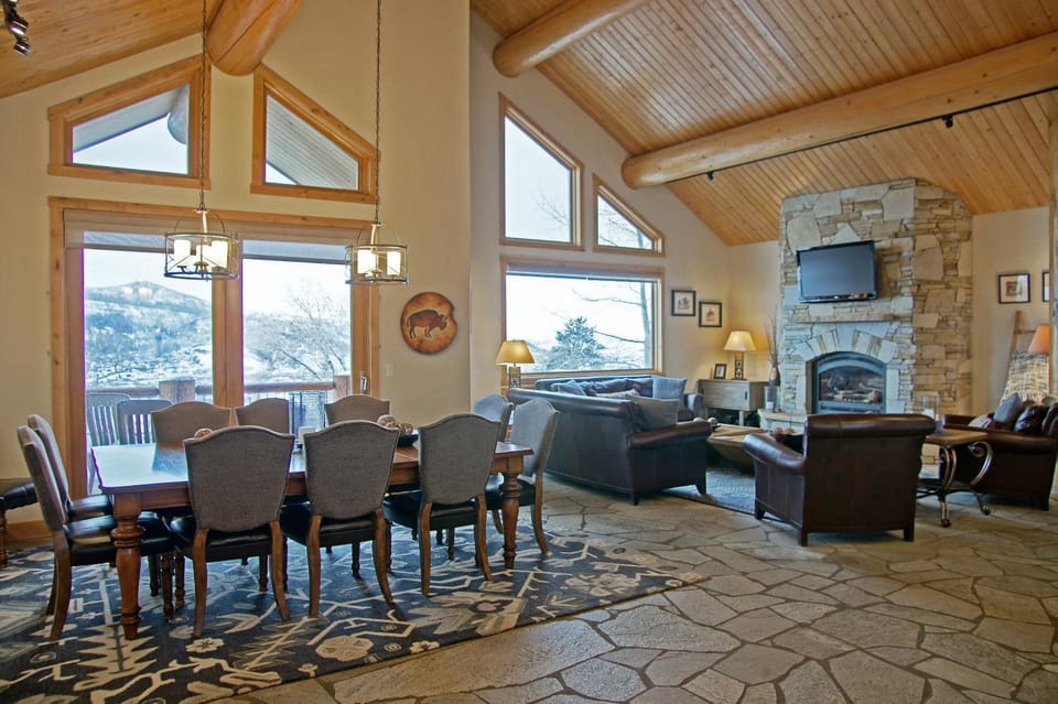 1 Game Room, 2 Living Areas, Views for Miles, Luxury Home House in Steamboat Springs