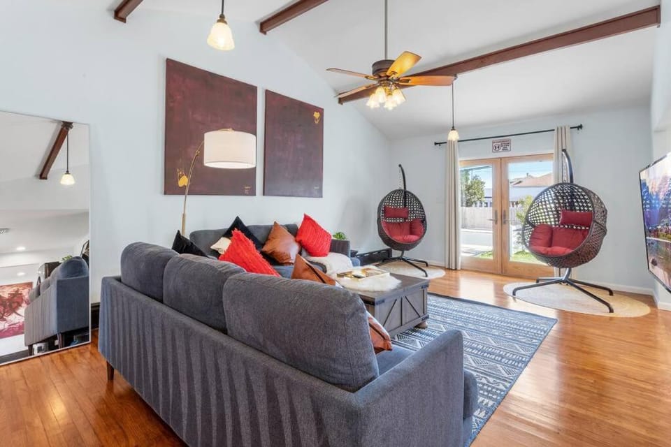 AC Beach Farmhouse Retreat - 5BD 2BA House in Atlantic City
