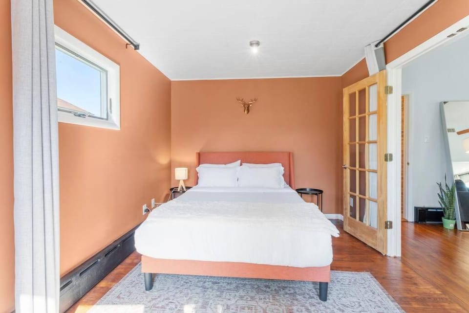 AC Beach Farmhouse Retreat - 5BD 2BA House in Atlantic City