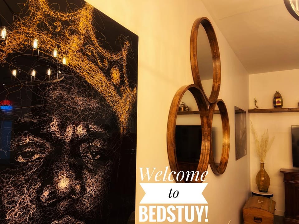 NYC Speakeasy-BedStuy Chapel Apartment in Bedford-Stuyvesant