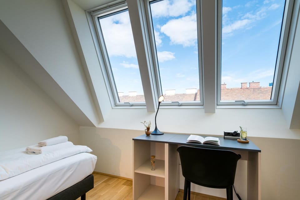 Bed, View (from property/room), Photo of the whole room, Bedroom