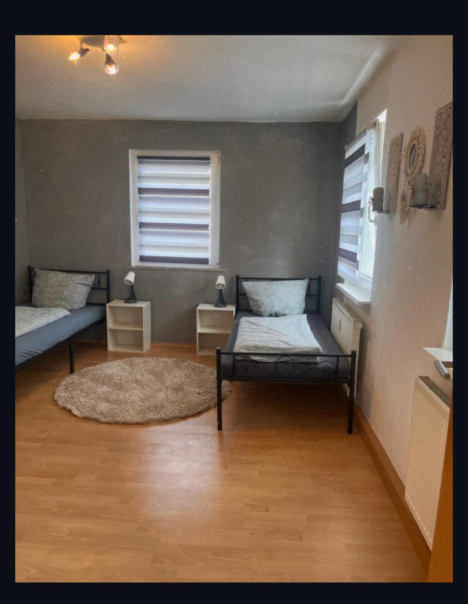 Super Monteurwohnung mit Balkon und Parkplatz, bei Bayreuth ruhig, 4 Betten Wifi, Küche Apartment in Bavaria