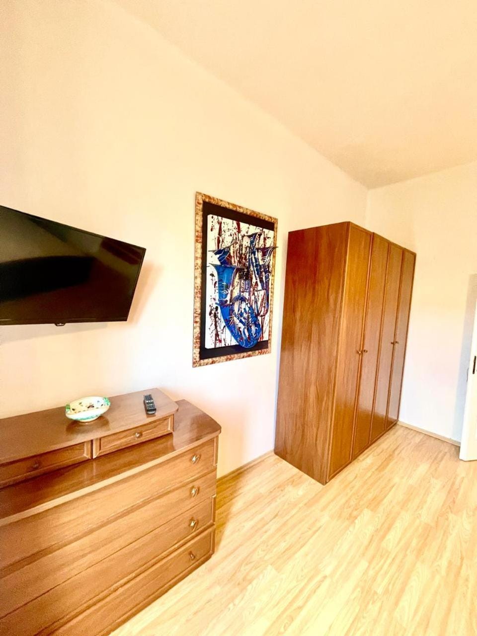 TV and multimedia, wardrobe