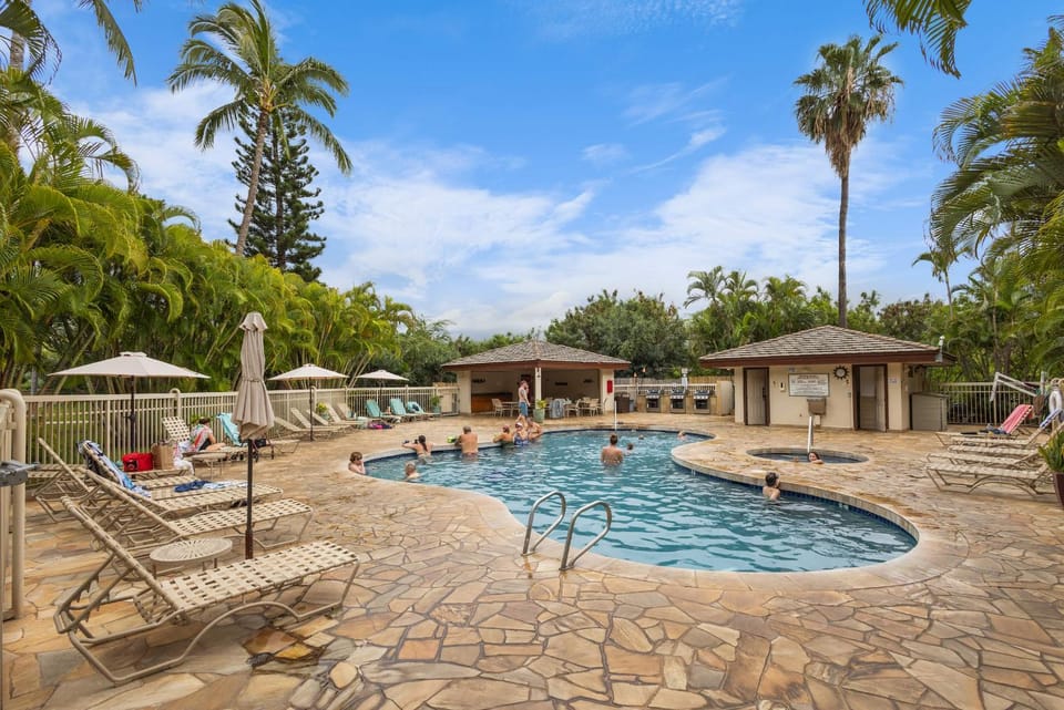 Day, Swimming pool, sunbed