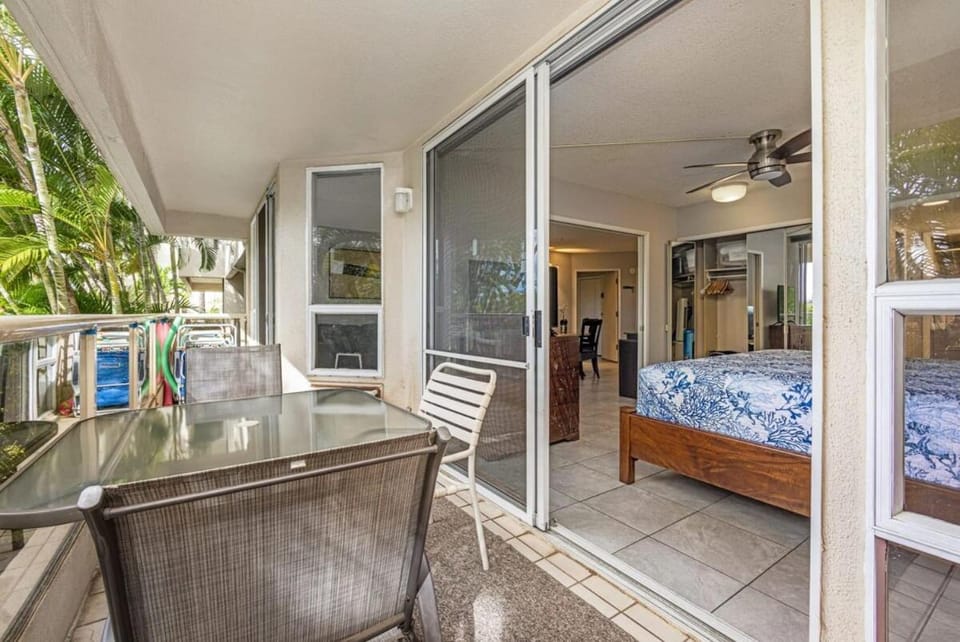 Bed, Balcony/Terrace, Dining area, Bedroom