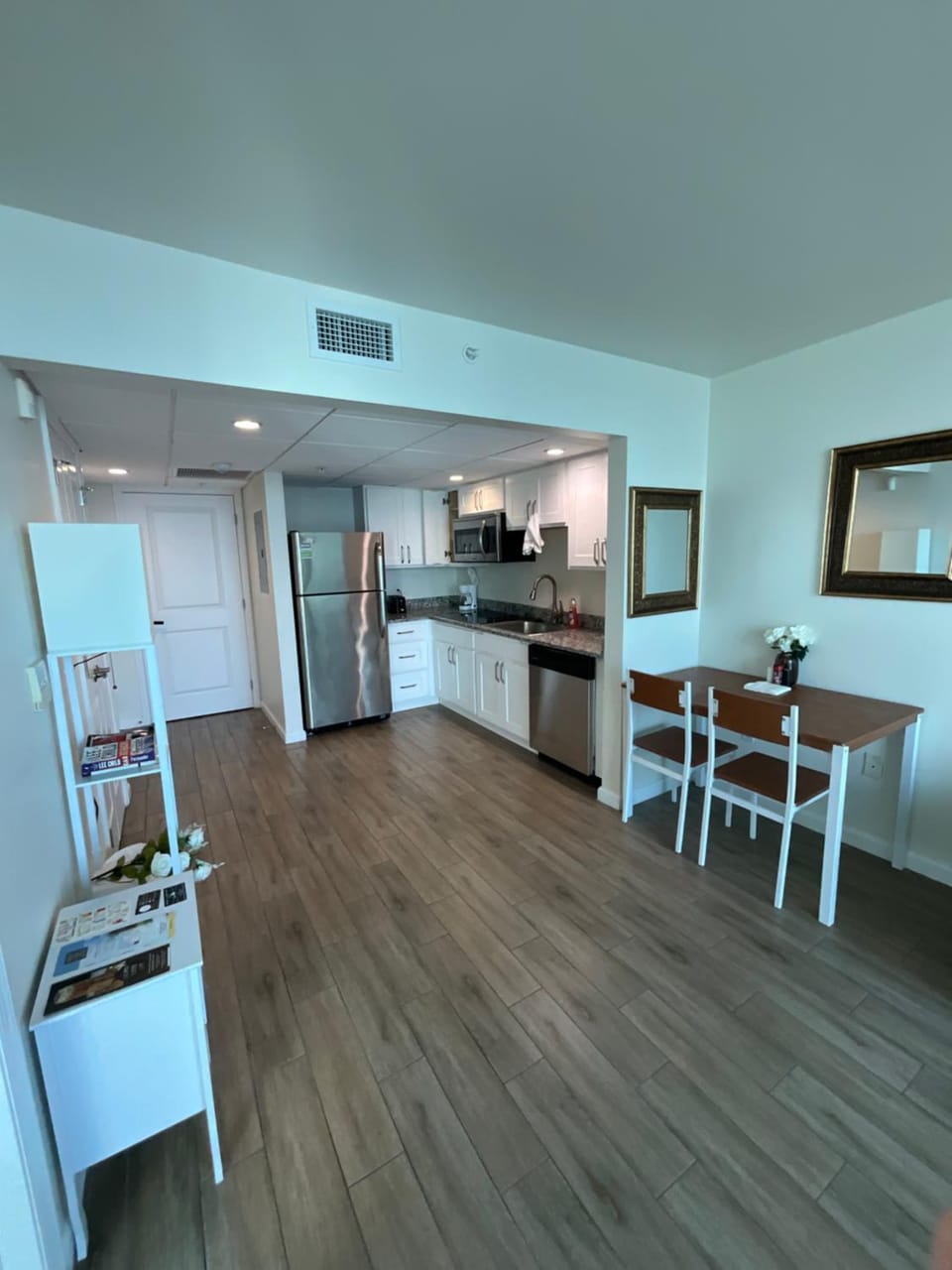 Stunning Water View Suite Apartment in Fort Myers