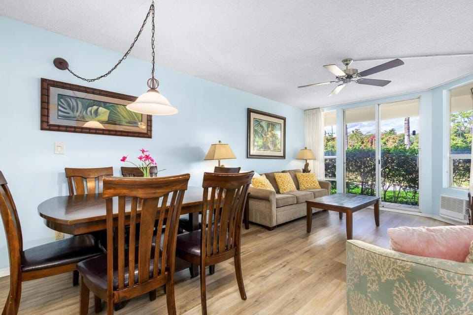 Living room, Dining area, air conditioner