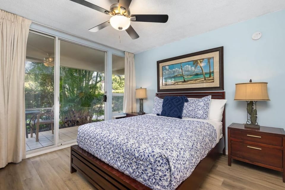 Patio, Bed, Dining area, Bedroom