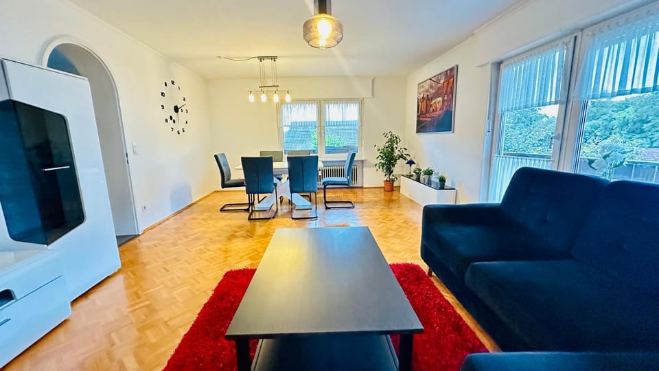 Communal lounge/ TV room, Living room, Seating area, Dining area, Evening entertainment