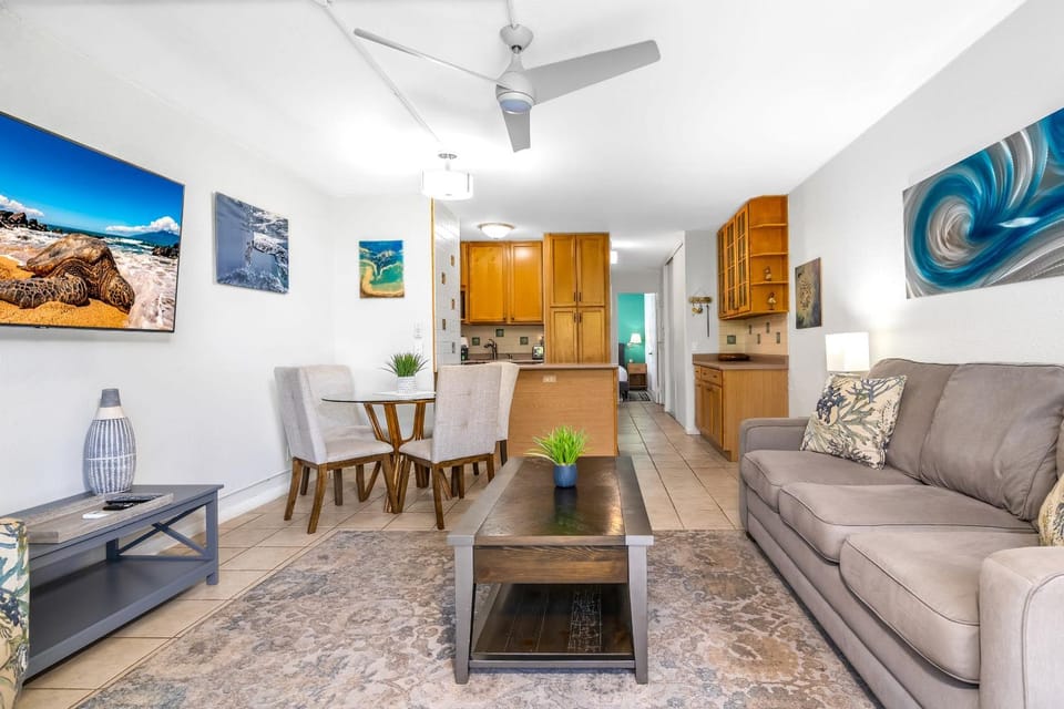 Kitchen or kitchenette, Living room, Dining area
