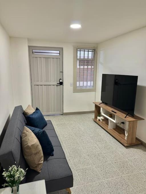 Apartamento nuevo Laureles-Estadio 900 mbps wifi barrio tranquilo cerca a la 70 Apartment in Medellin