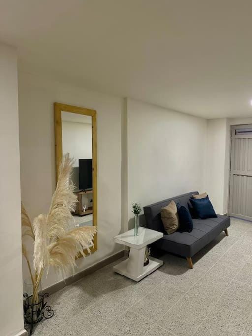 Apartamento nuevo Laureles-Estadio 900 mbps wifi barrio tranquilo cerca a la 70 Apartment in Medellin