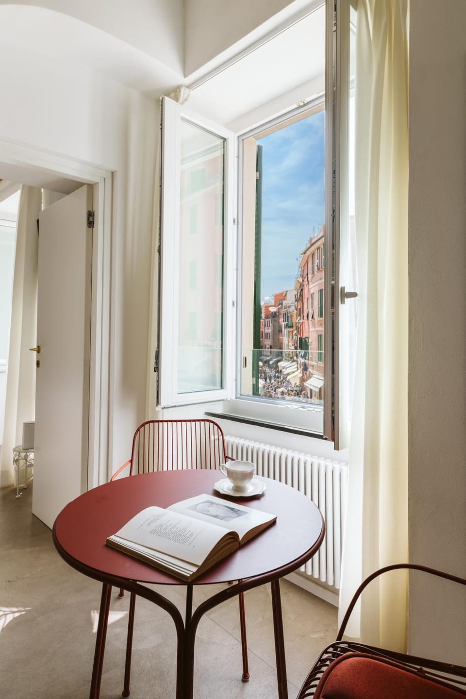 View (from property/room), Balcony/Terrace, Living room, Seating area, Dining area