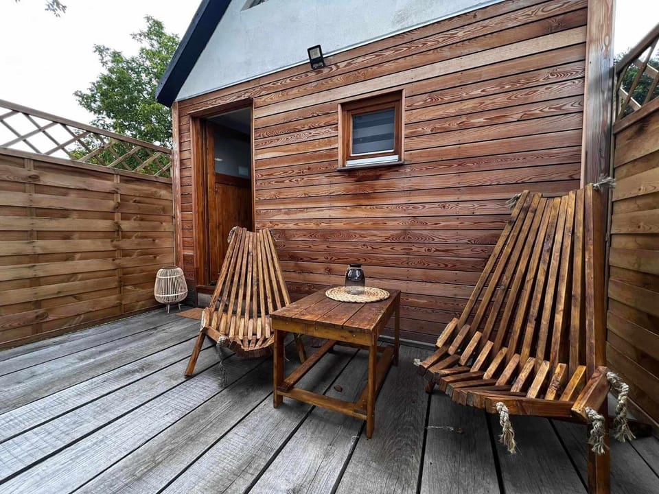 Patio, Day, Balcony/Terrace, sunbed