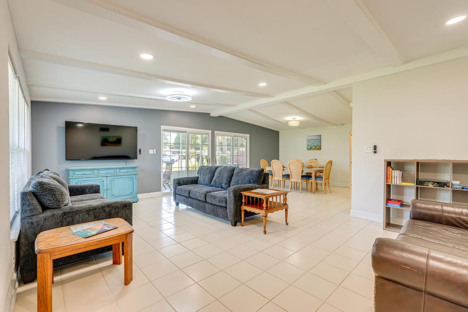Walk to Ocean: Home in Panama City Beach! House in Upper Grand Lagoon